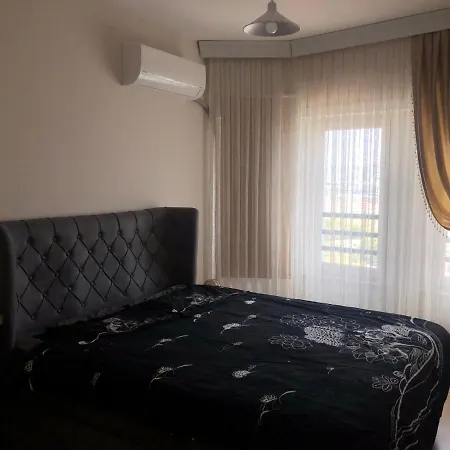 Hallmark Apartment *